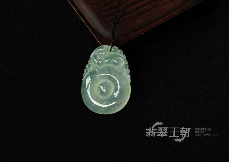 冰种晴水缅甸翡翠招财进宝挂件