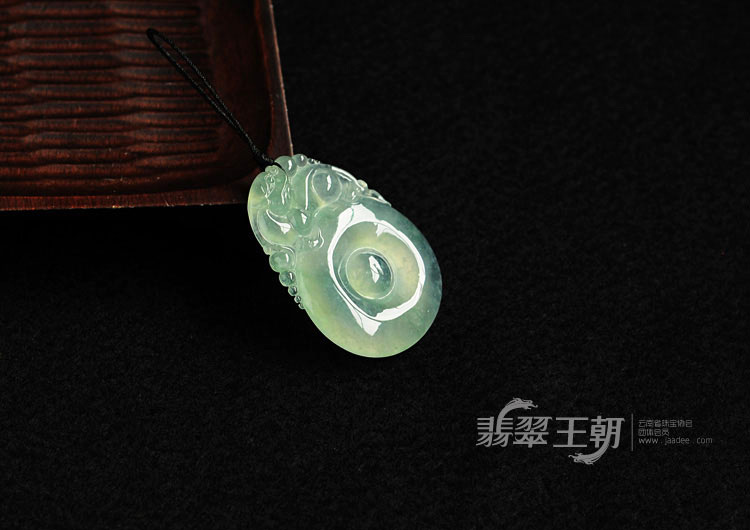 冰种晴水缅甸翡翠招财进宝挂件