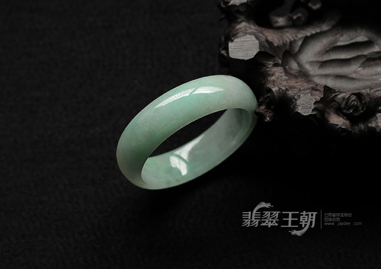 细糯种晴水缅甸翡翠手镯（55.31mm）