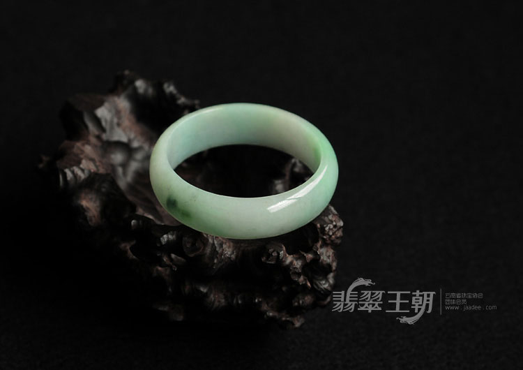 细糯种晴水缅甸翡翠手镯（55.31mm）