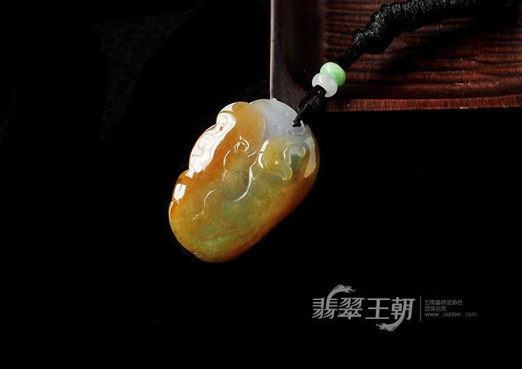 糯冰种紫罗兰带红黄翡缅甸翡翠俏色巧雕破茧成蝶挂件