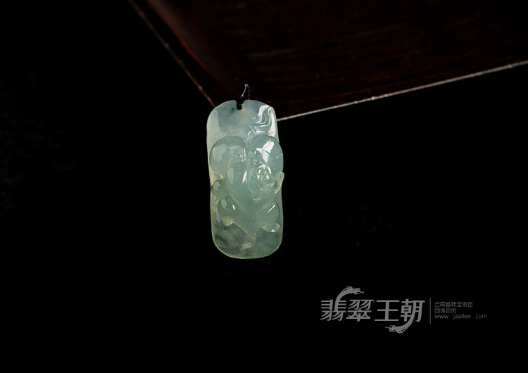 冰种晴水缅甸翡翠灵猴献寿挂件