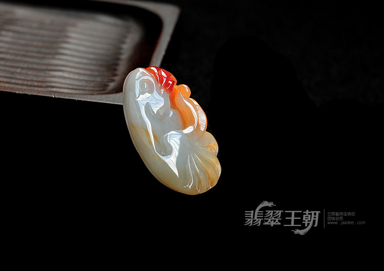 糯冰种红黄翡缅甸翡翠鹦鹉兽挂件