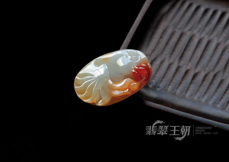 糯冰种红黄翡缅甸翡翠鹦鹉兽挂件
