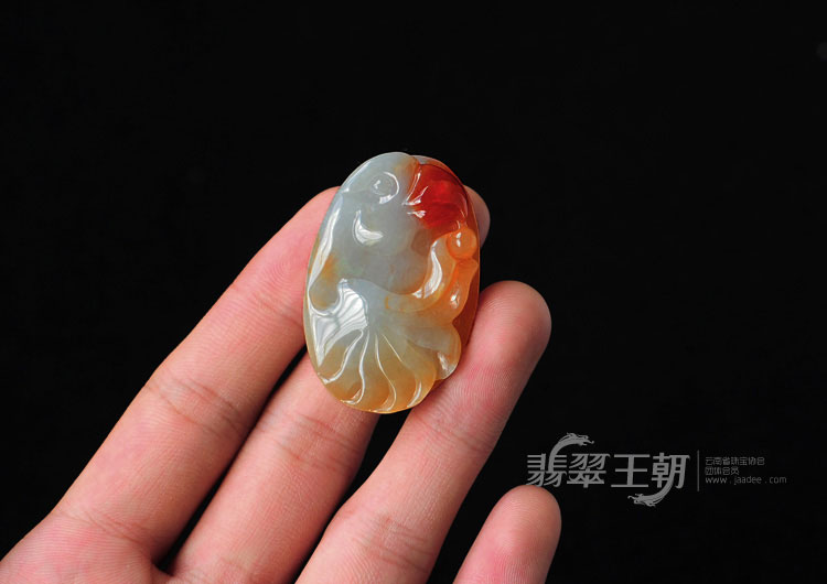 糯冰种红黄翡缅甸翡翠鹦鹉兽挂件
