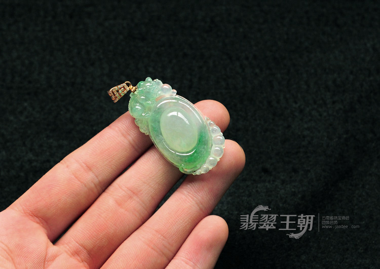 冰种飘翠缅甸翡翠福在眼前挂件