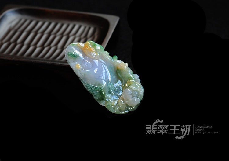 糯冰种四彩缅甸翡翠富贵花开挂件
