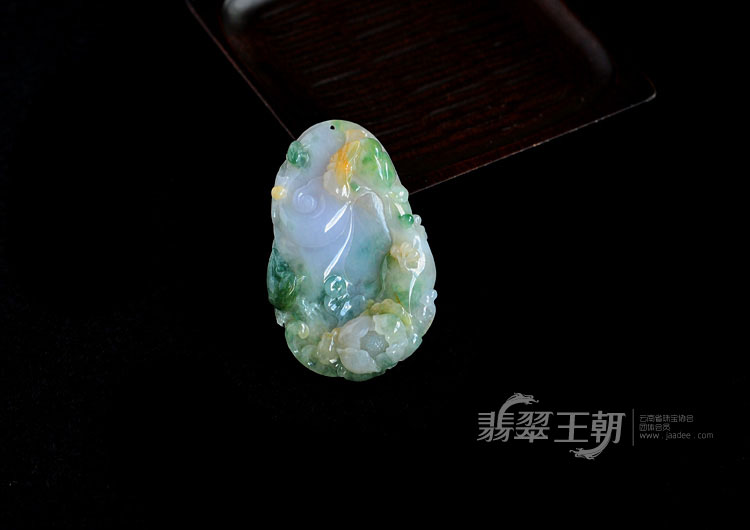 糯冰种四彩缅甸翡翠富贵花开挂件