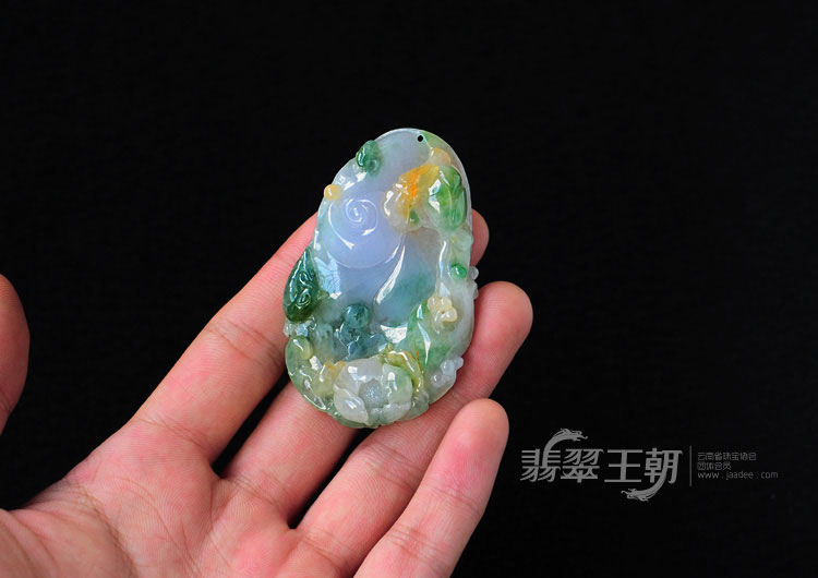 糯冰种四彩缅甸翡翠富贵花开挂件