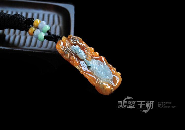 糯冰种红黄翡飘花缅甸翡翠英明神武挂件