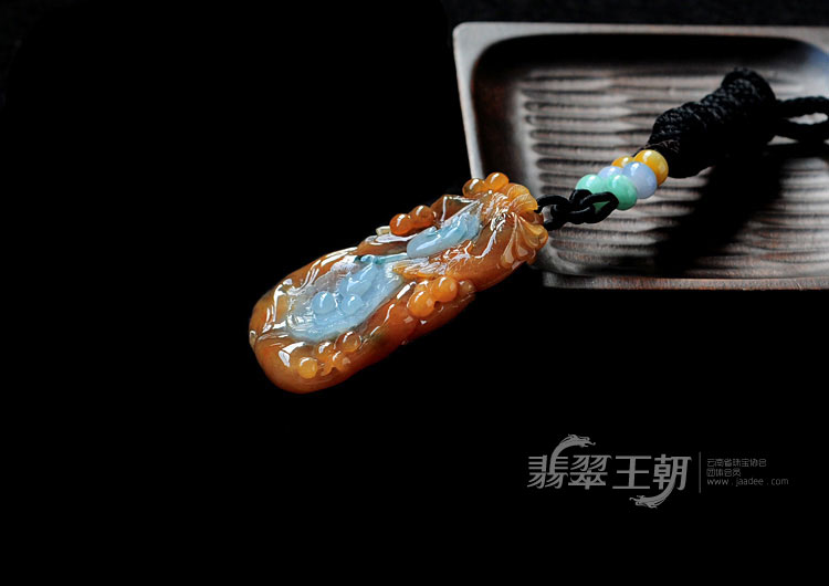 糯冰种红黄翡飘花缅甸翡翠英明神武挂件