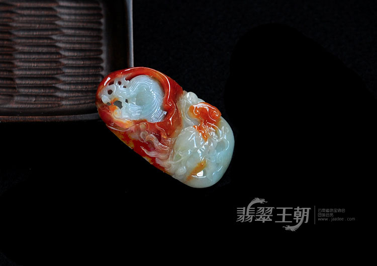 糯冰种红翡缅甸翡翠龙凤呈祥挂件