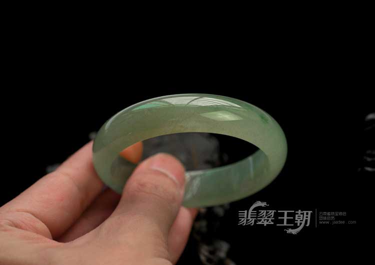 冰玻种飘花缅甸翡翠手镯（55.3mm）