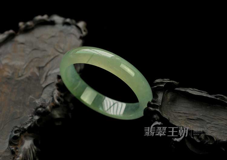 冰玻种飘花缅甸翡翠手镯（57.2mm）