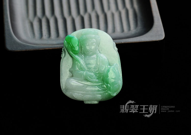 糯冰种飘翠缅甸翡翠观音挂件
