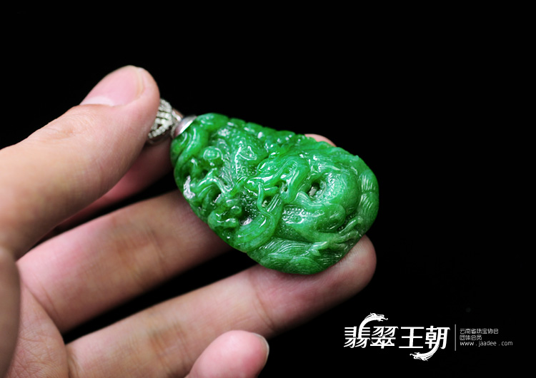 细糯种瓜青绿满绿缅甸翡翠草龙挂件
