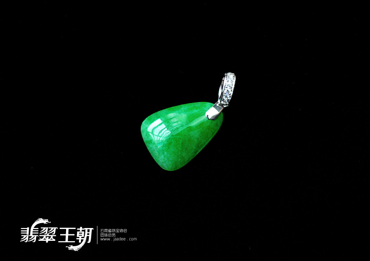 糯冰种瓜青绿满绿缅甸翡翠三角形胸坠