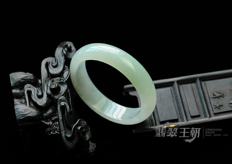 冰种晴水缅甸翡翠手镯（55.5mm）