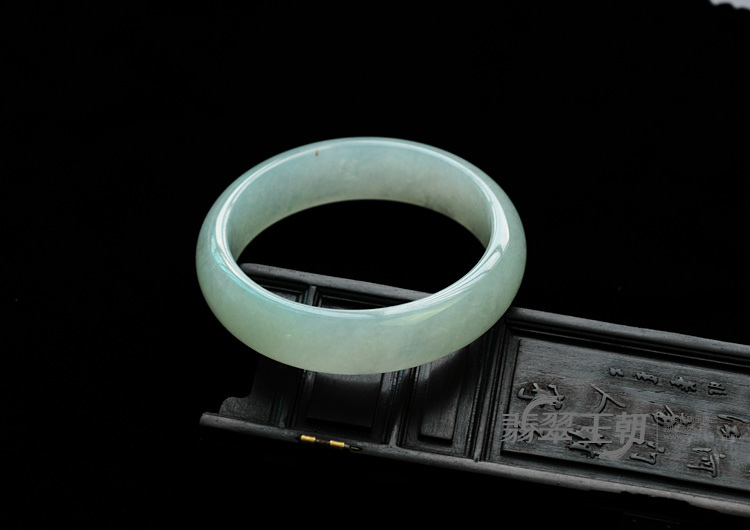 冰种晴水缅甸翡翠手镯（55.5mm）