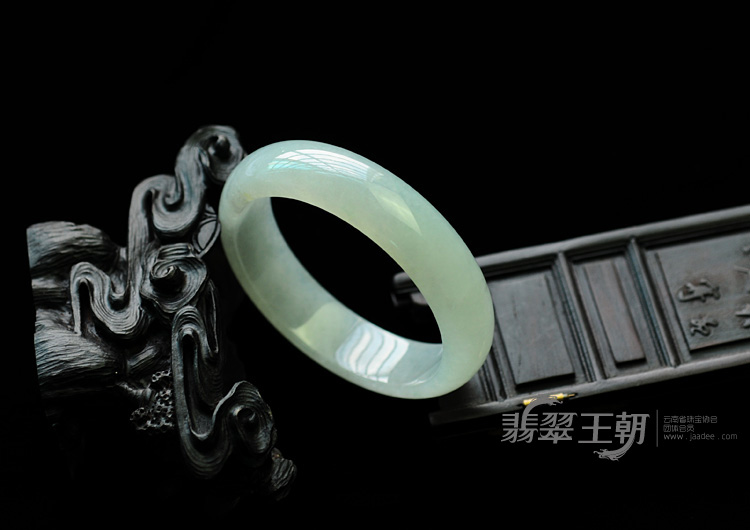 冰种晴水缅甸翡翠手镯（55.5mm）