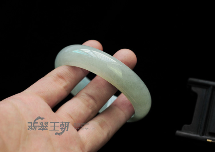 冰种晴水缅甸翡翠手镯（55.5mm）