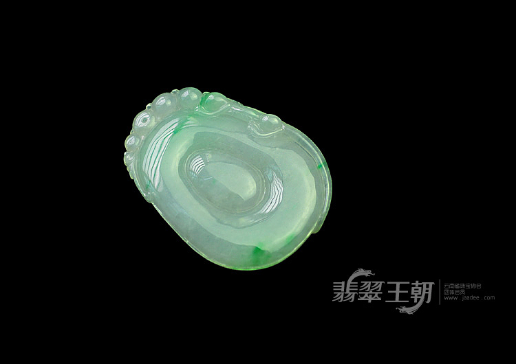 糯冰种翠色缅甸翡翠福在眼前挂件