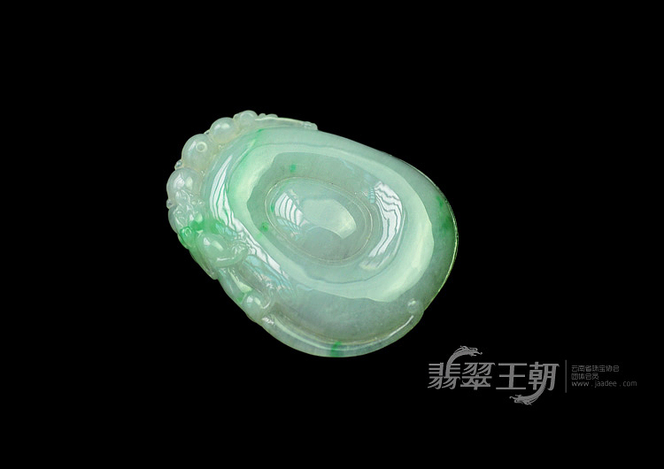 糯冰种翠色缅甸翡翠福在眼前挂件