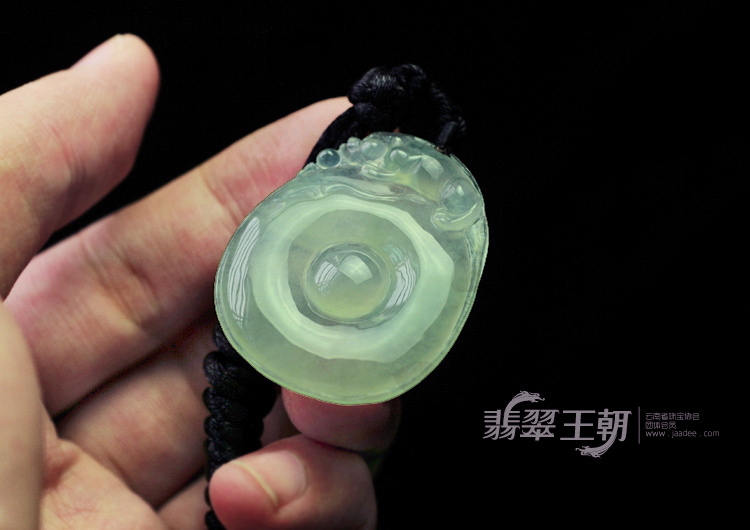 冰种缅甸翡翠福在眼前挂件