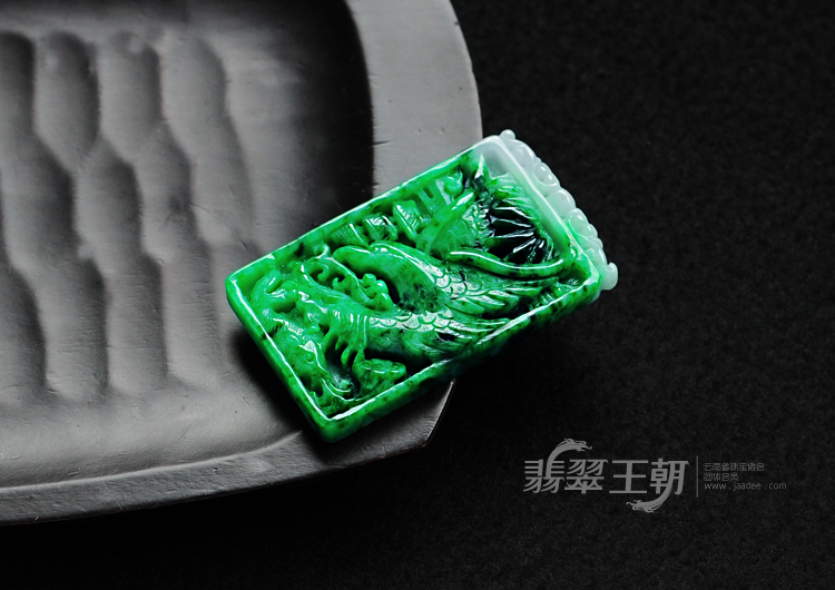 细糯种浓绿满绿缅甸翡翠大展鸿图挂件