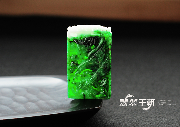 细糯种浓绿满绿缅甸翡翠大展鸿图挂件