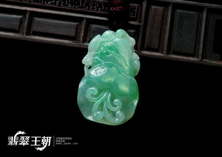冰种翠色缅甸翡翠“冰清玉洁”玉兰花挂件