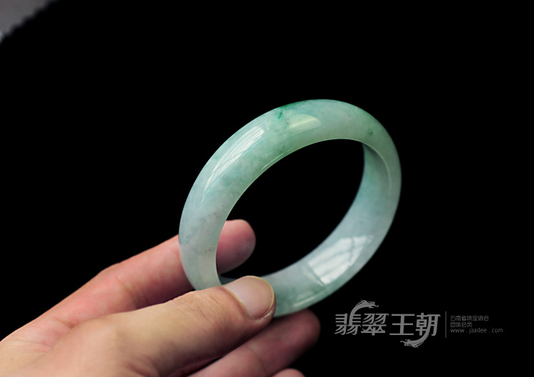 糯冰种飘花缅甸翡翠手镯（59.2mm）