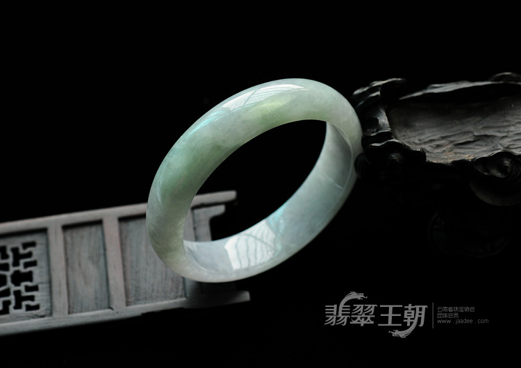 糯冰种紫罗兰飘翠缅甸翡翠手镯（57.3mm）