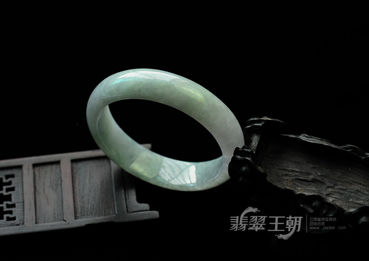 糯冰种紫罗兰飘翠缅甸翡翠手镯（57.3mm）