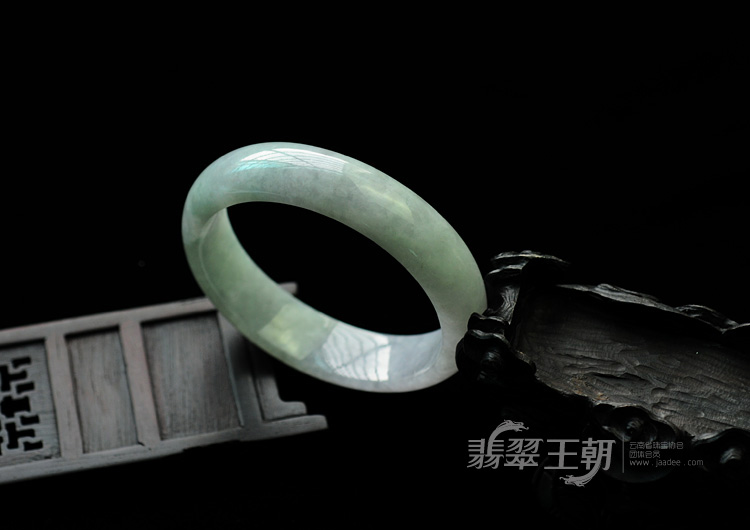糯冰种紫罗兰飘翠缅甸翡翠手镯（57.3mm）