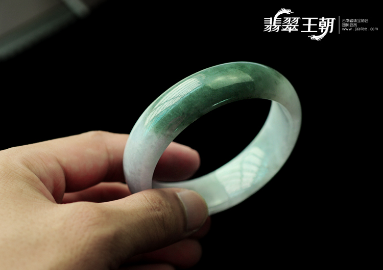 糯冰种蓝晴水缅甸翡翠手镯（57mm）