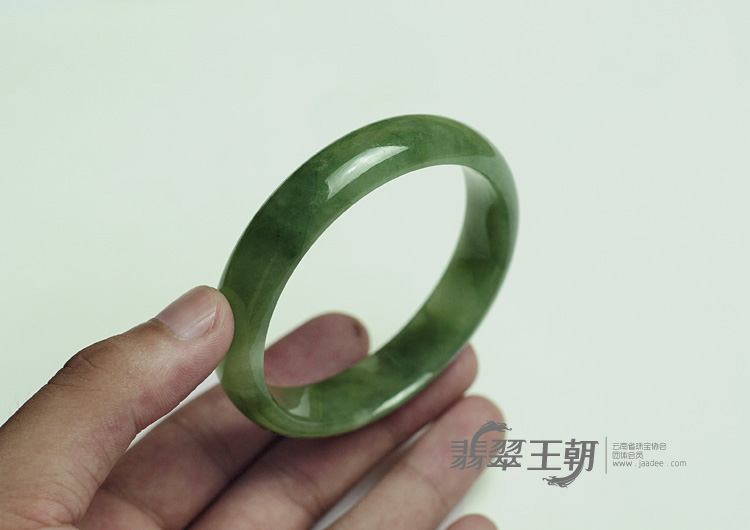 糯冰种青色缅甸翡翠手镯（58.4mm）