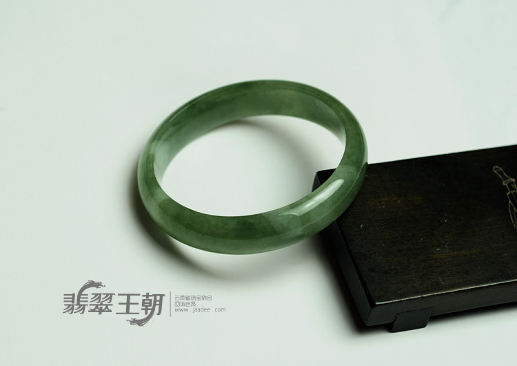 糯冰种青色缅甸翡翠手镯（58.4mm）