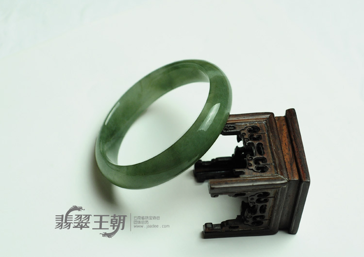 糯冰种青色缅甸翡翠手镯（58.4mm）