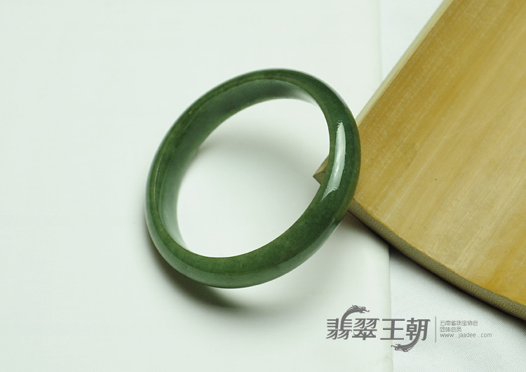 糯冰种油青缅甸翡翠手镯（58.1mm）