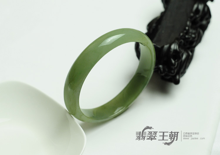 糯冰种晴水缅甸翡翠手镯（55mm）