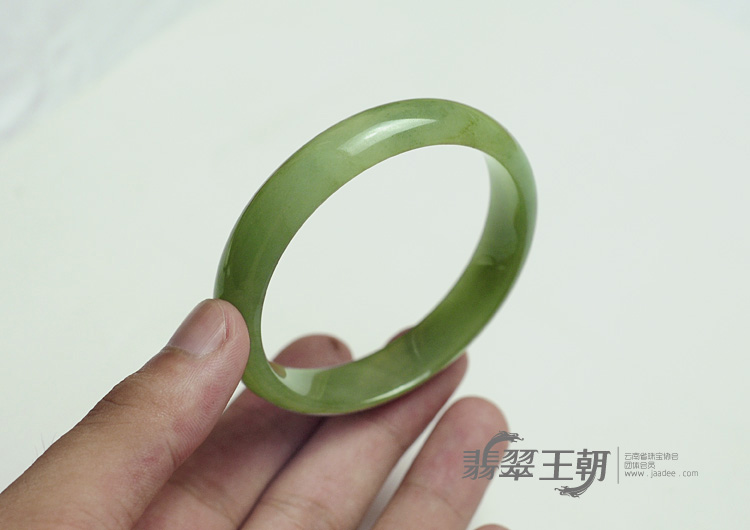 糯冰种晴水缅甸翡翠手镯（55mm）