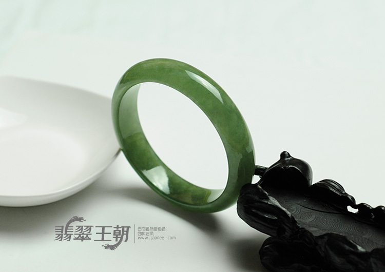 糯冰种蓝晴水缅甸翡翠手镯（55.7mm）