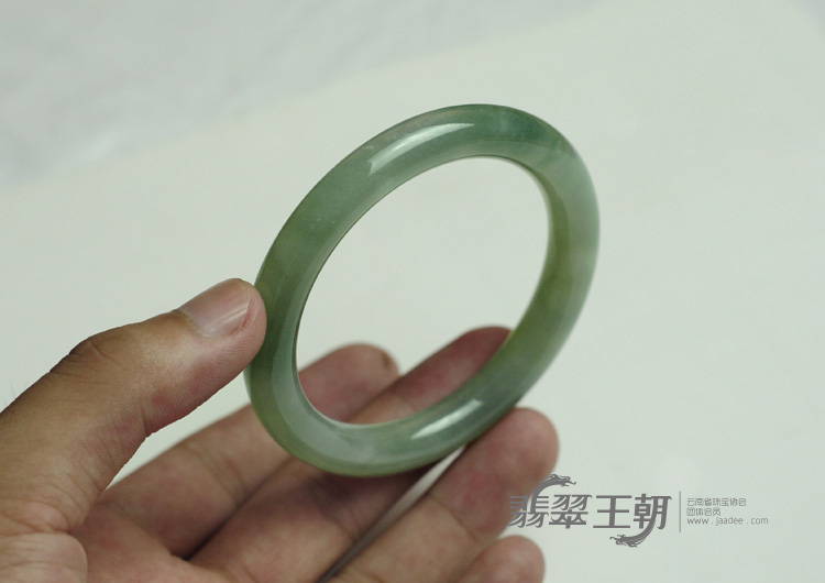 冰种晴水缅甸翡翠圆条手镯（54.9mm）