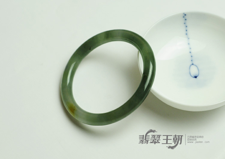 糯冰种晴水黄翡缅甸翡翠圆条手镯（54.3mm）