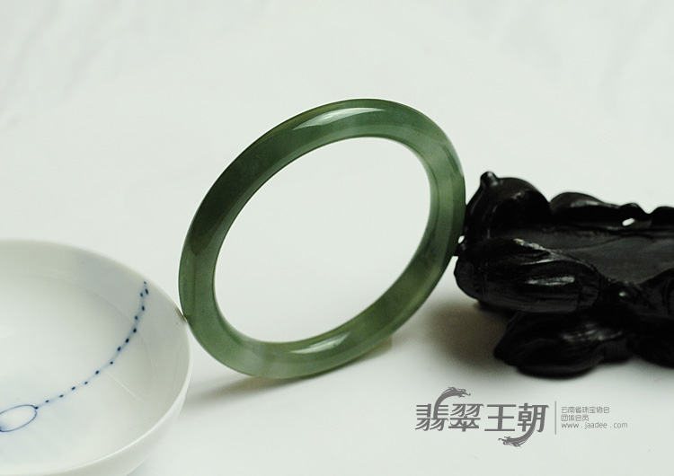 糯冰种晴水黄翡缅甸翡翠圆条手镯（54.3mm）