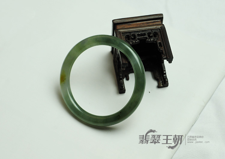 糯冰种晴水黄翡缅甸翡翠圆条手镯（54.3mm）