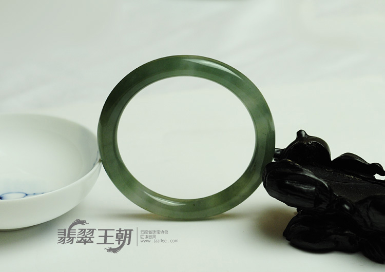 糯冰种晴水黄翡缅甸翡翠圆条手镯（54.3mm）