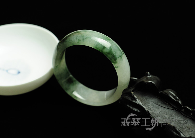 冰种飘花缅甸翡翠贵妃镯（54-48.3）
