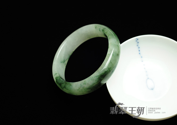 冰种飘花缅甸翡翠贵妃镯（54-48.3）